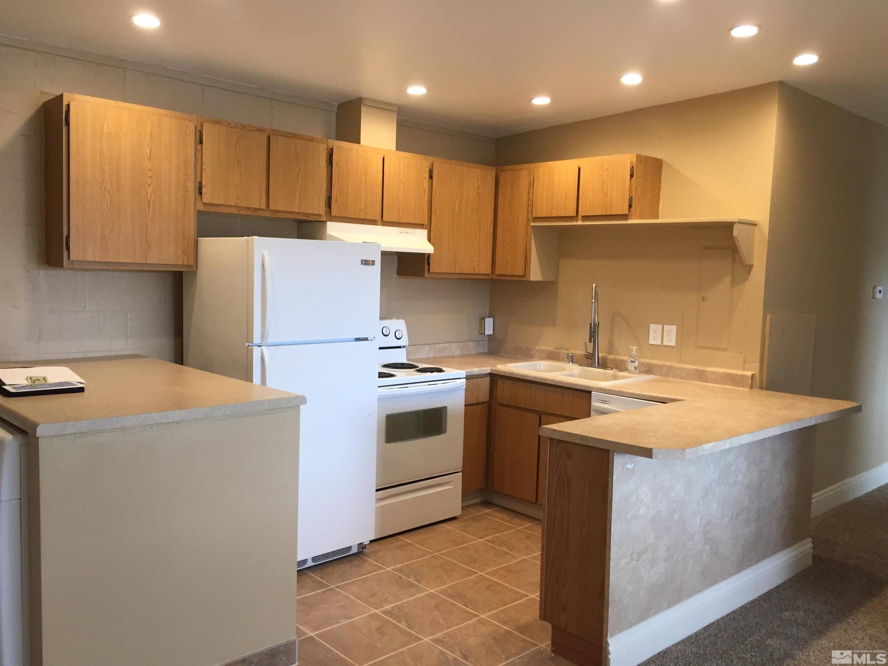 Reno, NV 89502,476 Sunshine LN Lane