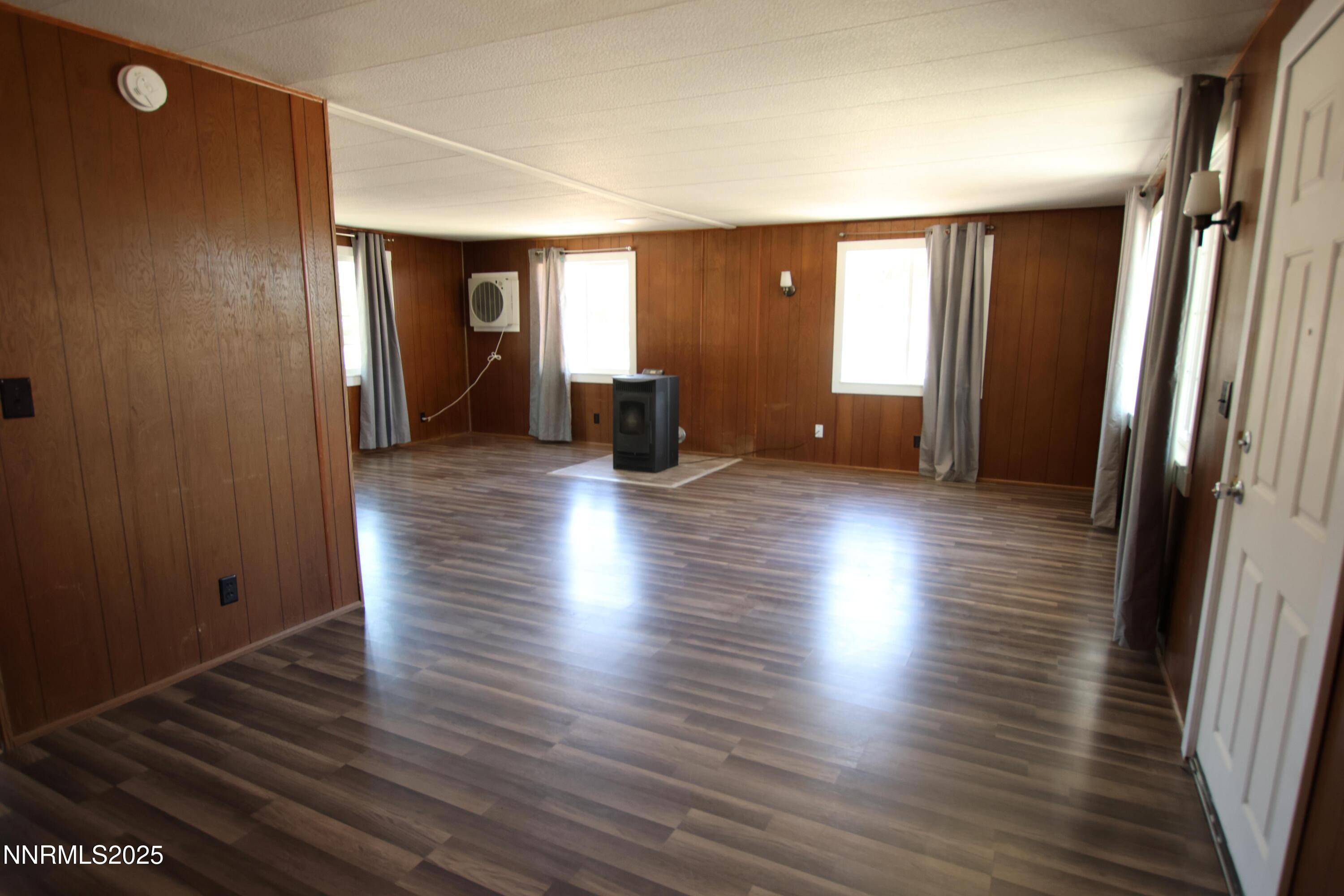 Yerington, NV 89447,217 3rd AVE Avenue