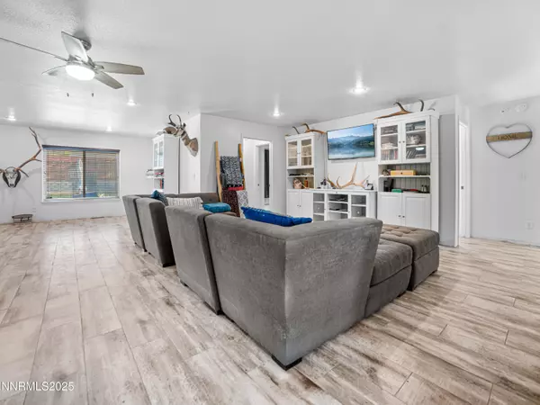 Winnemucca, NV 89445,5533 Carson DR