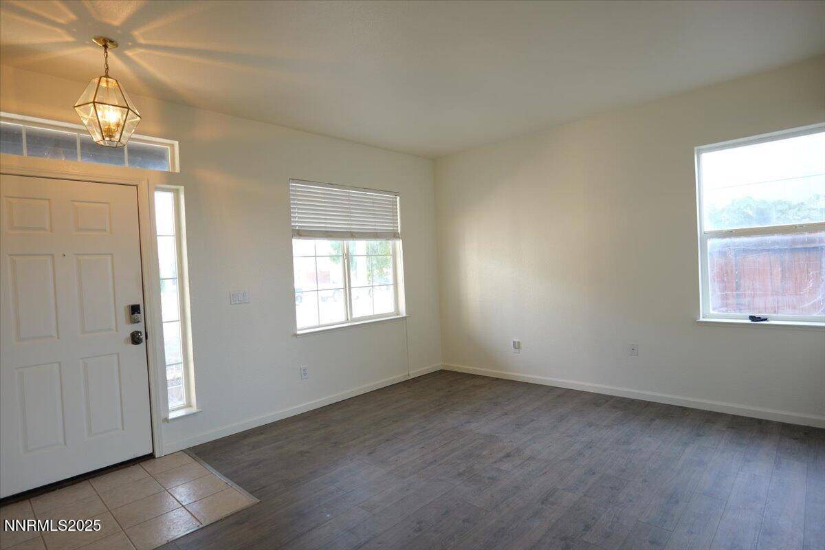 Fernley, NV 89408,165 Desert Springs LN Lane