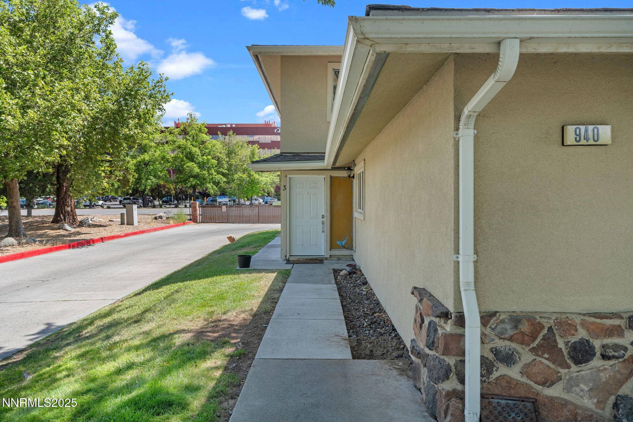 Reno, NV 89502,940 Jamaica AVE Avenue #3