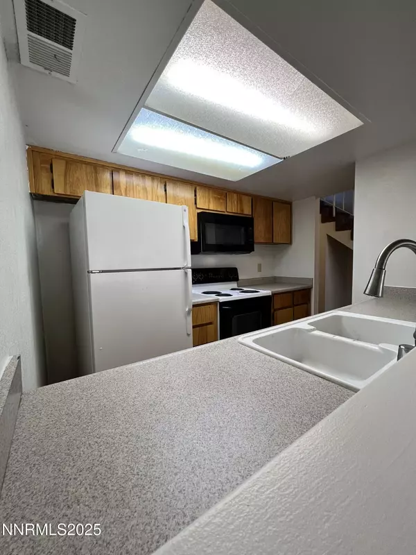 Sparks, NV 89431,1527 Steven