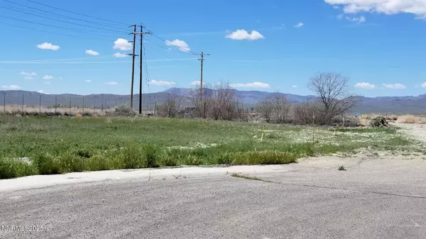 Lovelock, NV 89419,525 Rose WAY