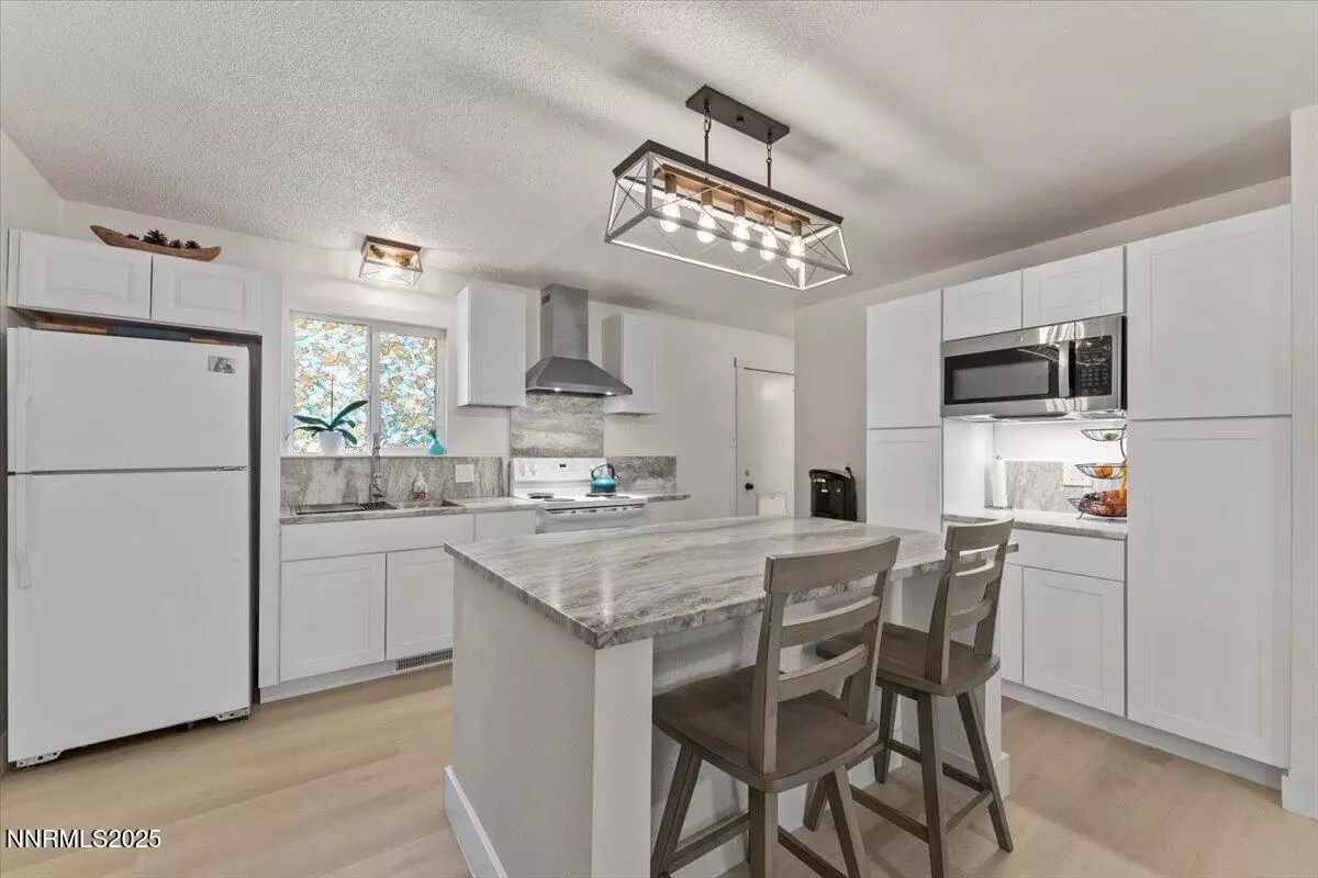 Sparks, NV 89431,10 Sheridan WAY