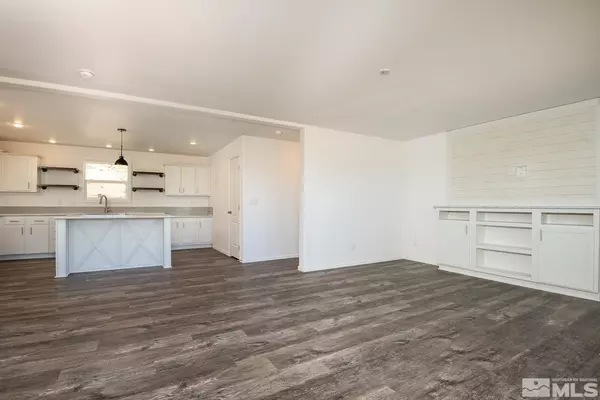 Yerington, NV 89447,118 4th AVE