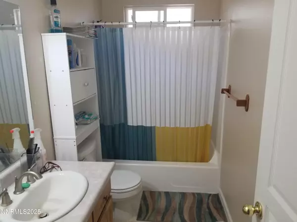 Fernley, NV 89408,715 Shadow LN