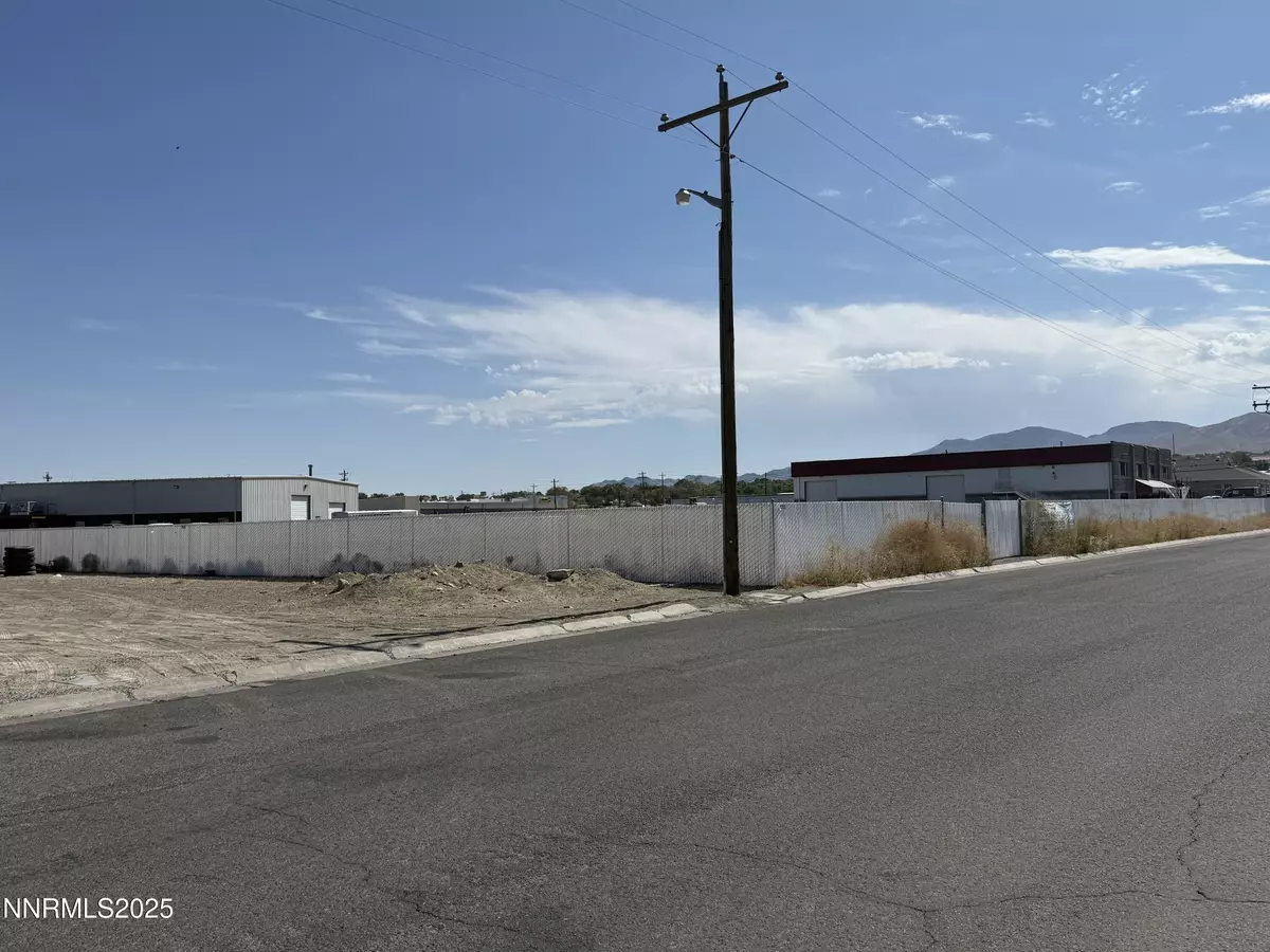 Winnemucca, NV 89445,3268 Traders WAY