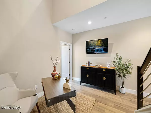 Reno, NV 89509,3830 Lakeside #16