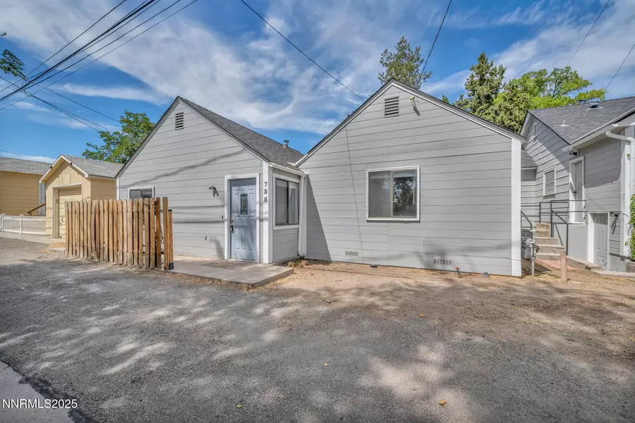 737 16th ST, Sparks, NV 89431