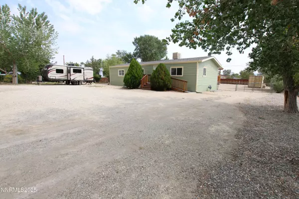 18 Bluestone, Yerington, NV 89447