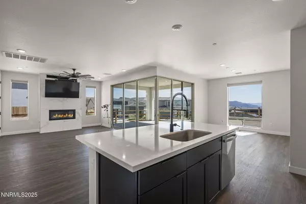 Sparks, NV 89436,5469 Fossilstone