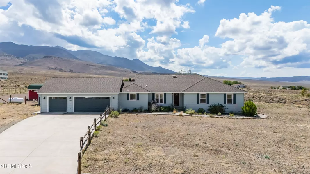 255 Hiko LN, Dayton, NV 89403