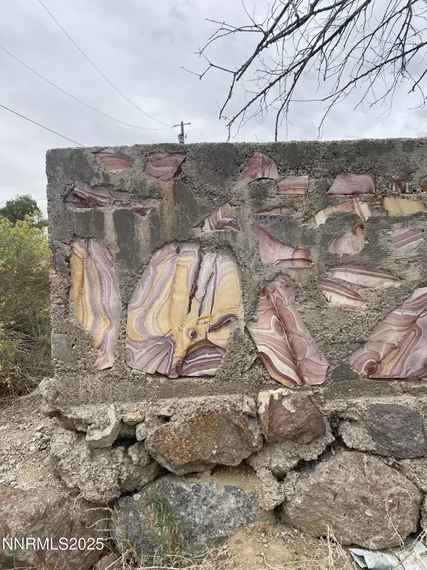 Tonopah, NV 89049,444 E Valley View #008-321-06