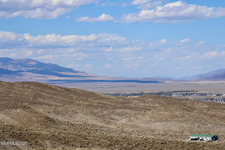 7785 Desert Shadows LN, Fernley, NV 89408