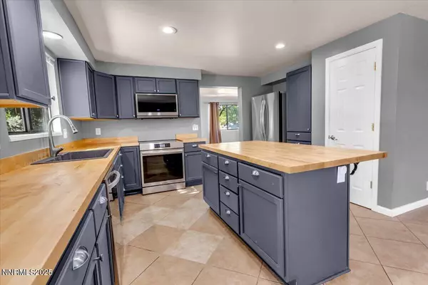 Sparks, NV 89434,3238 Candelaria DR