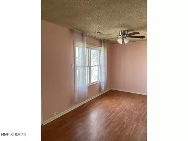 Hawthorne, NV 89415,574 D ST