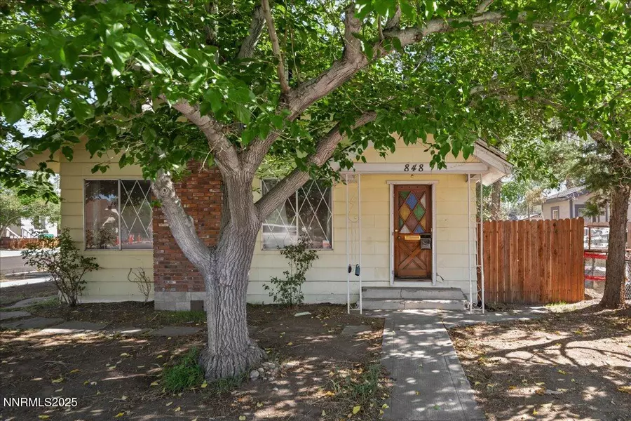 848 Rock BLVD, Sparks, NV 89431