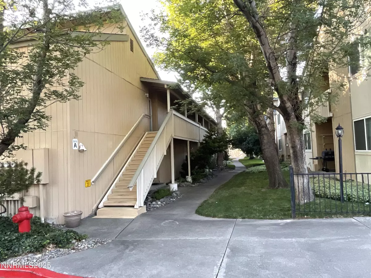 Reno, NV 89503,2300 Dickerson RD