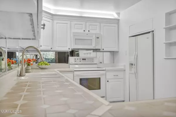 Reno, NV 89503,1325 Jones ST