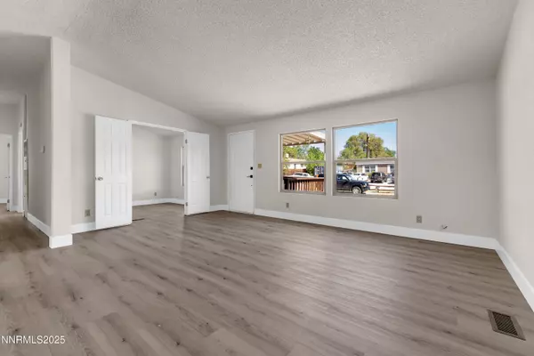 Sun Valley, NV 89433,5136 Sun Valley