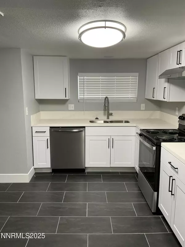 Reno, NV 89502,905 Mauldin LN