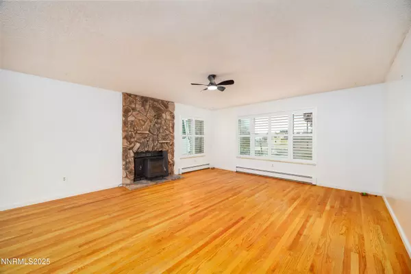 Reno, NV 89506,375 Hoge RD