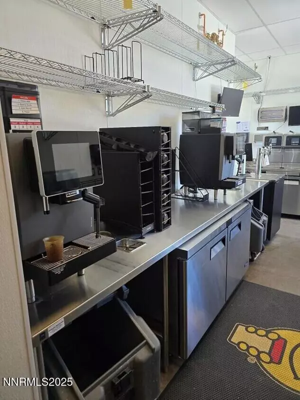 Minden, NV 89423,1752 N Hwy 395