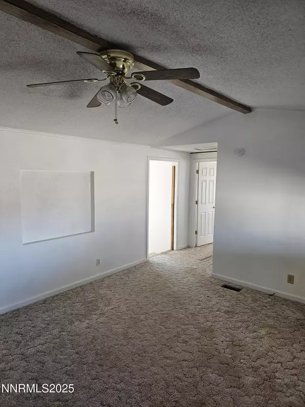 Yerington, NV 89447,9 Holmes CT