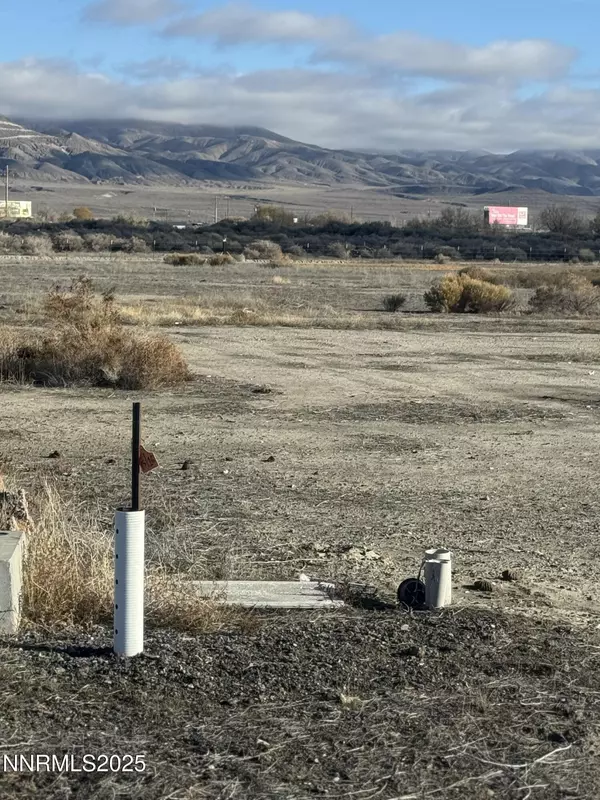 Lovelock, NV 89419,68 River Banks