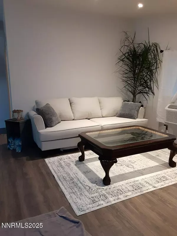 Reno, NV 89503,903 W 7th ST