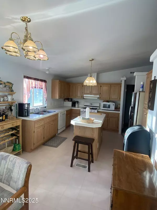 Silver Springs, NV 89429,1280 Crest