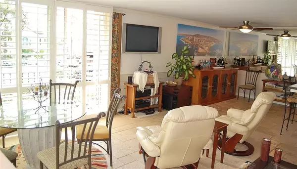 La Jolla, CA 92037,909 Coast Boulevard #2