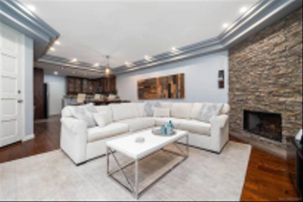 San Diego, CA 92109,1079 Sapphire St