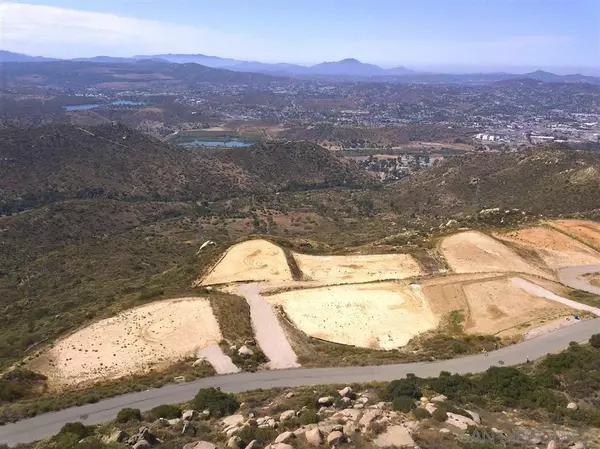 Lakeside, CA 92040,Via Trevi #165