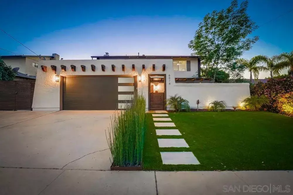 San Diego, CA 92122,6974 Dennison Street