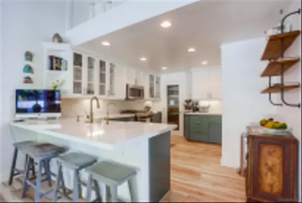 Encinitas, CA 92024,1709 Kennington Rd