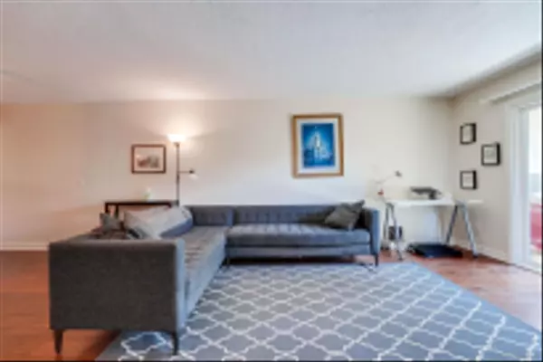 San Diego, CA 92109,4647 Pico St #104