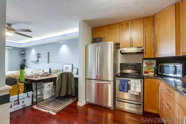 San Diego, CA 92109,1645 Emerald St #2Q