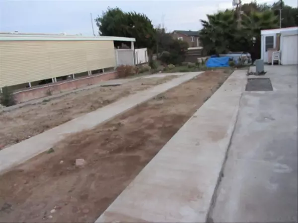 18 Oriole Ln #18, Oceanside, CA 92057