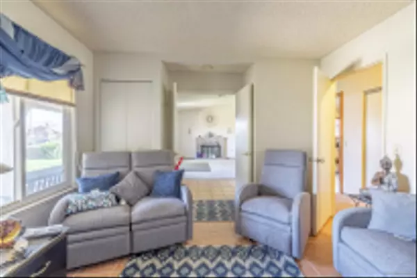 Palmdale, CA 93550,37327 28th E