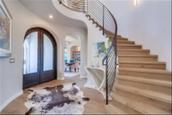 Coronado, CA 92118,120 Carob Way