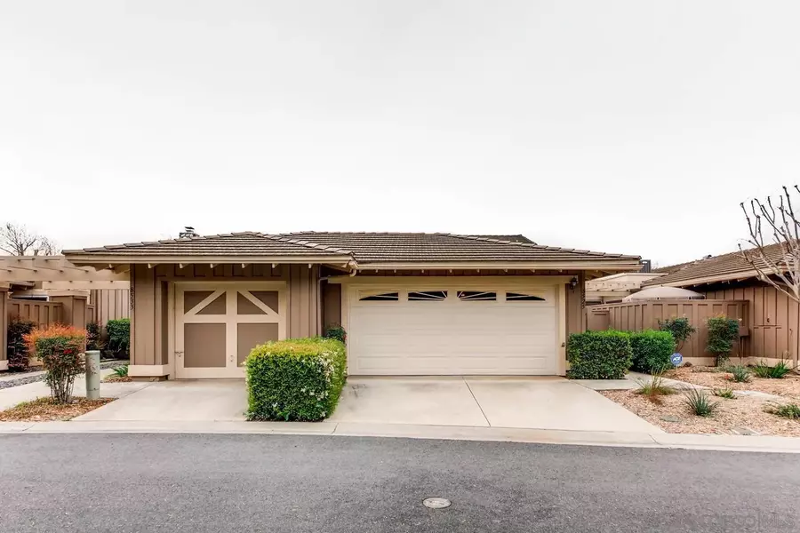 8525 Circle R Course Ln, Escondido, CA 92026