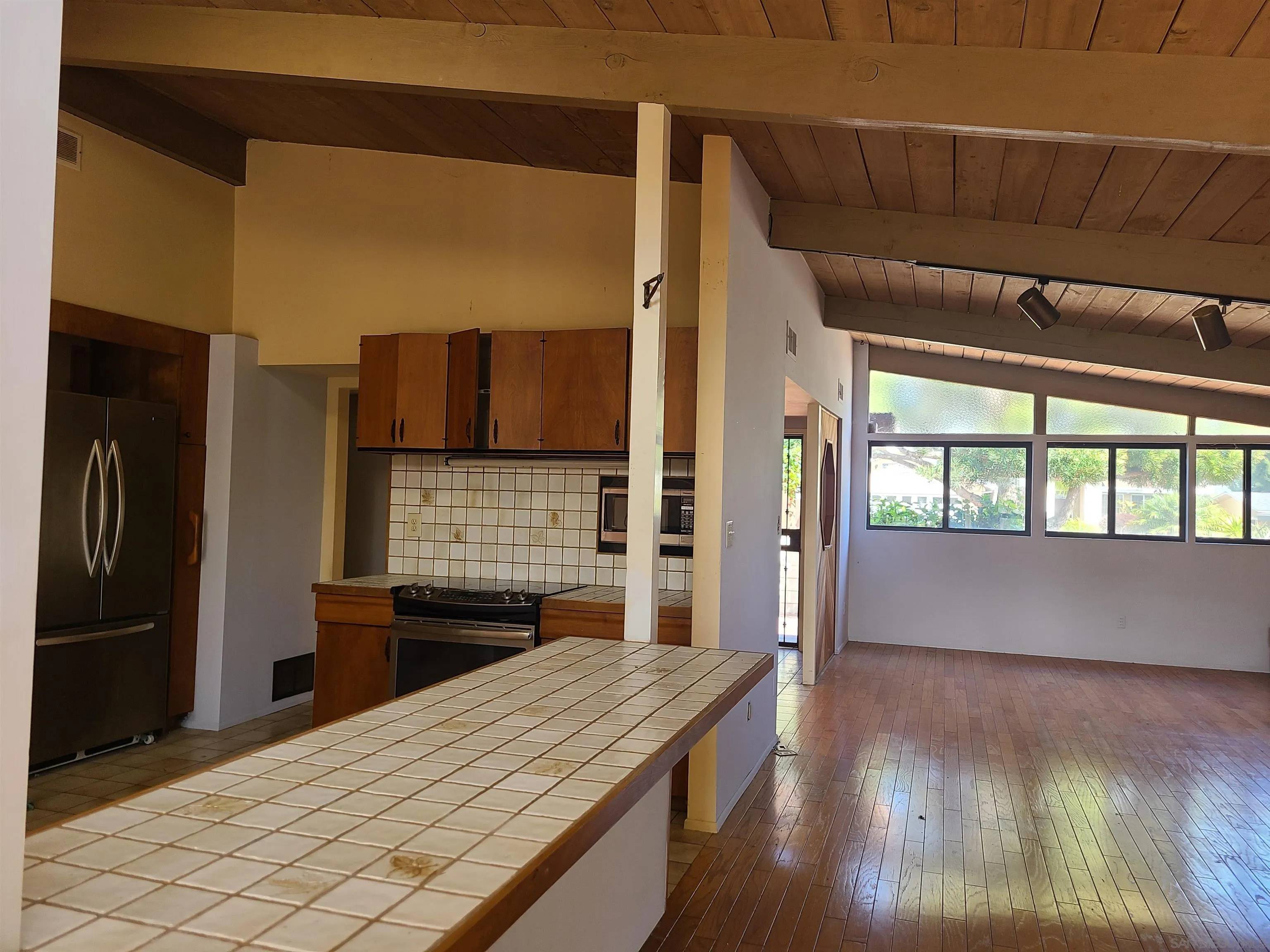 San Diego, CA 92117,3940 Kenosha