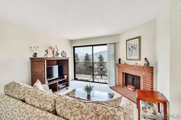 San Diego, CA 92128,12290 Corte Sabio #3305