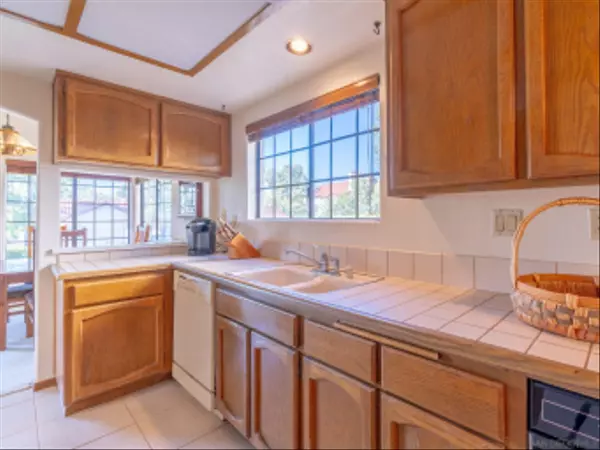 San Diego, CA 92128,16266 Avenida Venusto #A