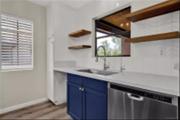 San Diego, CA 92126,10619 Dabney Drive #30