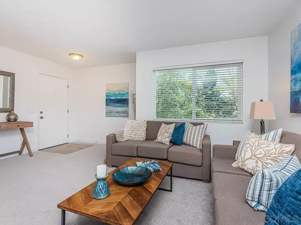 Oceanside, CA 92057,4240 Fiesta Way #1