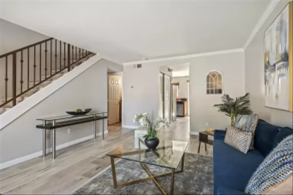 El Cajon, CA 92020,267 S Mollison Ave #6