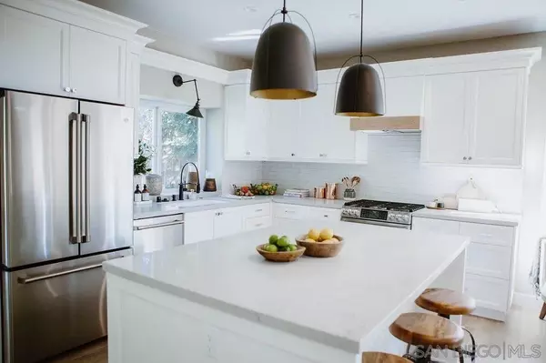 42 Aruba Bend, Coronado, CA 92118