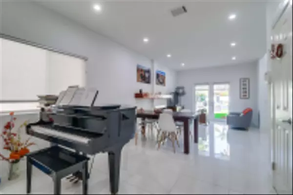 Coronado, CA 92118,333 G Avenue